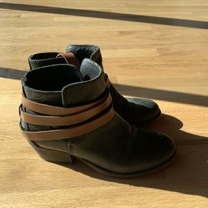 H By Hudson Ankle Boots 37